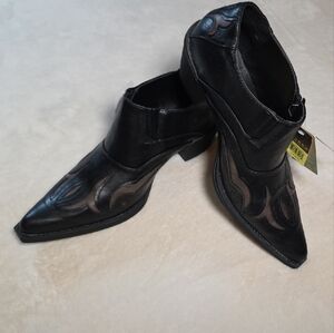 ROPER Black Vegan Leather Ankle Boots NWT!!